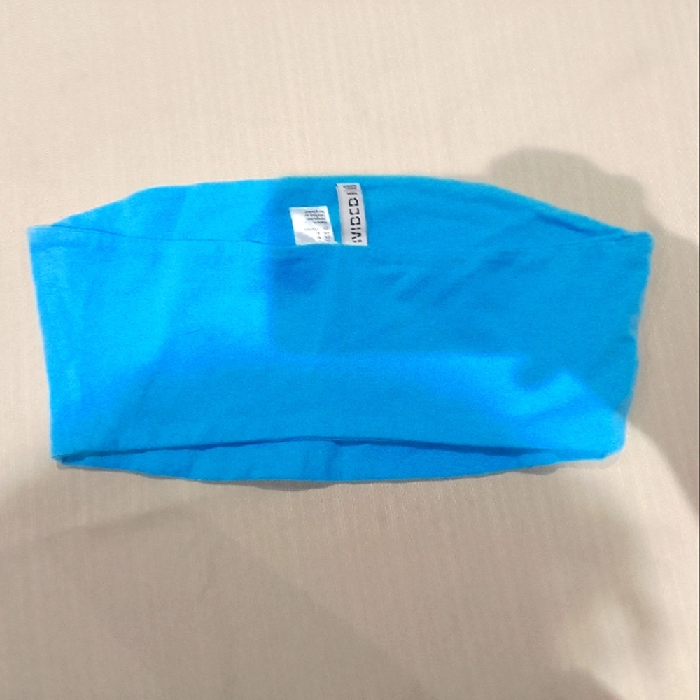 Its a size small blue divided H&M tube top